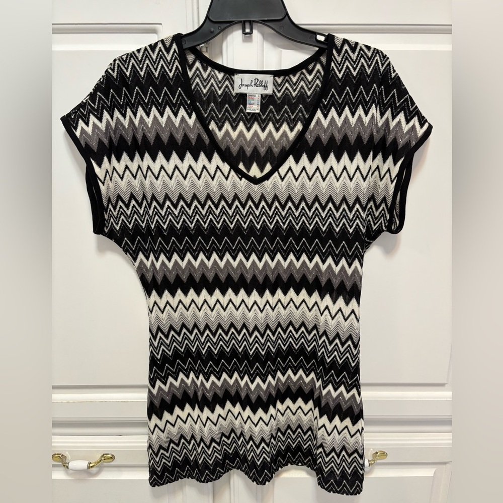 Joseph Ribkoff Tunic Black White Chevron Silver Thread Top Women’s Size 10